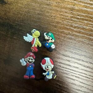 Super Mario Brothers‎ Crocs jibbets (4)